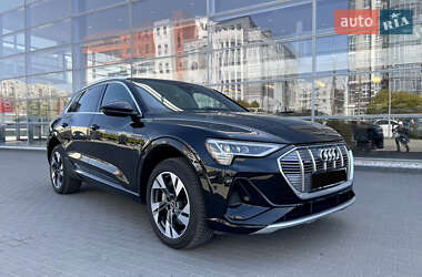 Внедорожник / Кроссовер Audi e-tron 2021 в 