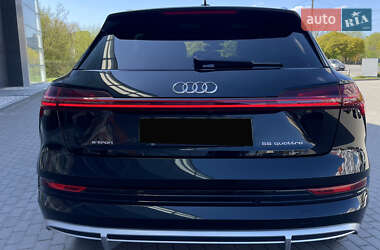 Внедорожник / Кроссовер Audi e-tron 2021 в 