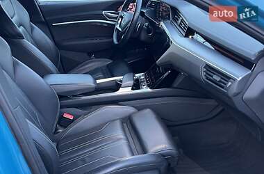 Позашляховик / Кросовер Audi e-tron 2019 в 