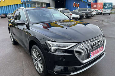 Внедорожник / Кроссовер Audi e-tron 2020 в 