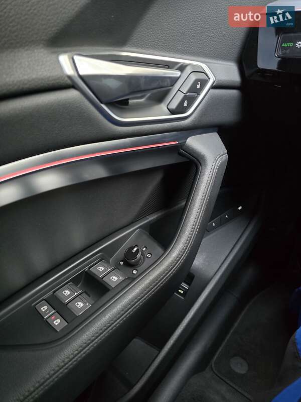 Позашляховик / Кросовер Audi e-tron 2020 в Ужгороді