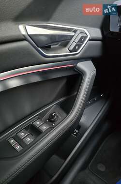 Внедорожник / Кроссовер Audi e-tron 2020 в 