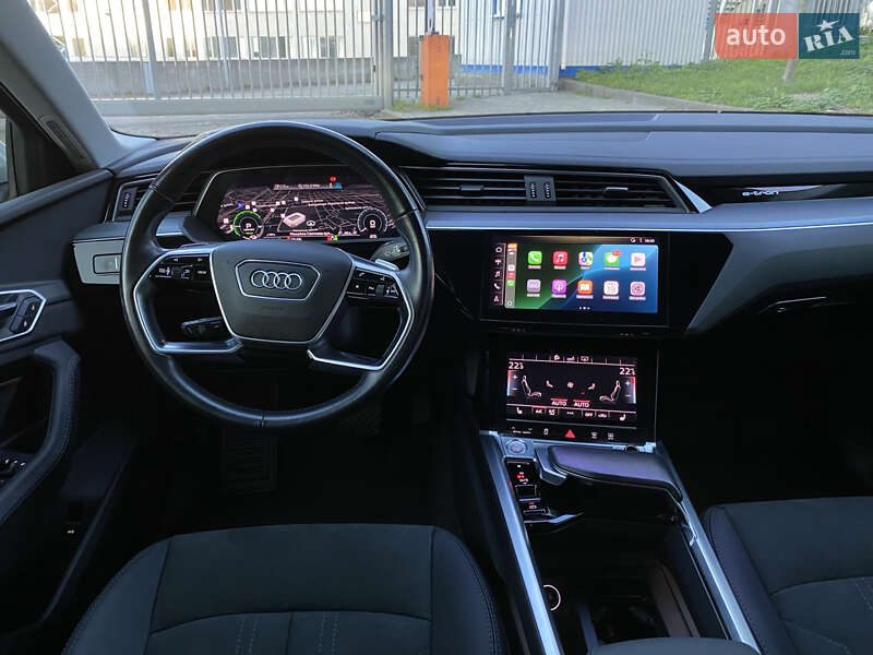 Позашляховик / Кросовер Audi e-tron 2020 в Дніпрі