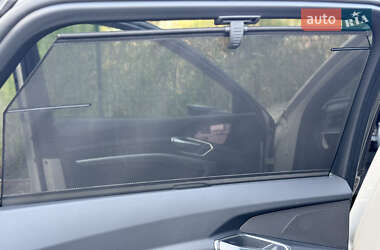 Внедорожник / Кроссовер Audi e-tron 2020 в 