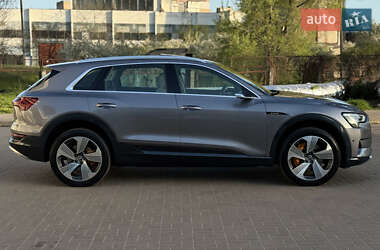 Внедорожник / Кроссовер Audi e-tron 2020 в 