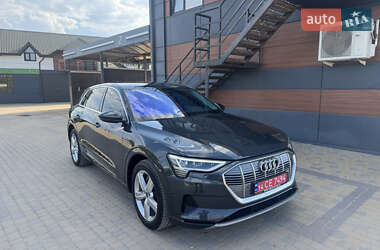 Внедорожник / Кроссовер Audi e-tron 2019 в 