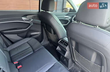 Внедорожник / Кроссовер Audi e-tron 2019 в 