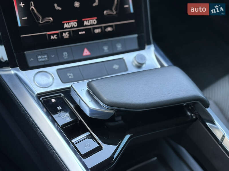 Позашляховик / Кросовер Audi e-tron 2019 в Тернополі