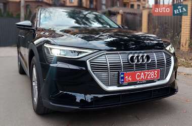 Внедорожник / Кроссовер Audi e-tron 2021 в 