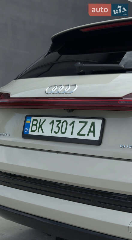 Внедорожник / Кроссовер Audi e-tron 2021 в Ровно