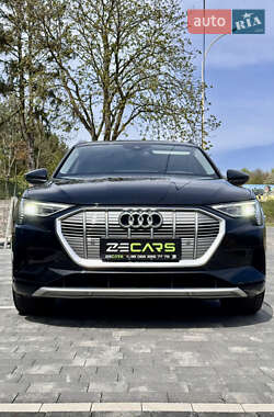 Позашляховик / Кросовер Audi e-tron 2019 в 