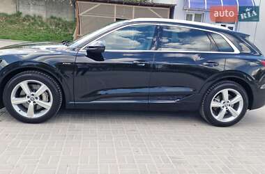 Внедорожник / Кроссовер Audi e-tron 2021 в 