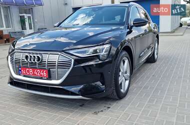 Внедорожник / Кроссовер Audi e-tron 2021 в 