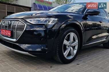 Внедорожник / Кроссовер Audi e-tron 2021 в 
