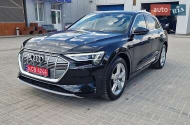 Внедорожник / Кроссовер Audi e-tron 2021 в 