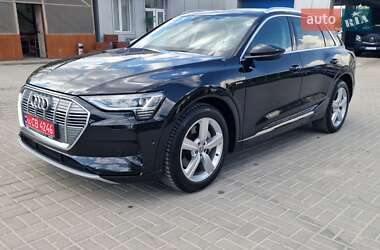 Внедорожник / Кроссовер Audi e-tron 2021 в 