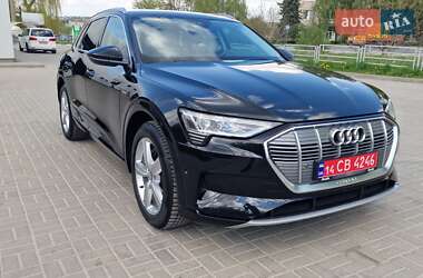Внедорожник / Кроссовер Audi e-tron 2021 в 