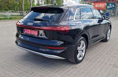 Внедорожник / Кроссовер Audi e-tron 2021 в 
