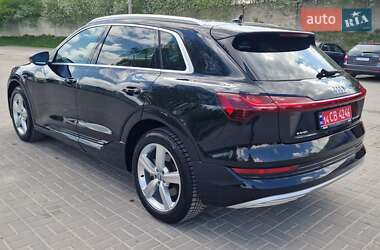 Внедорожник / Кроссовер Audi e-tron 2021 в 