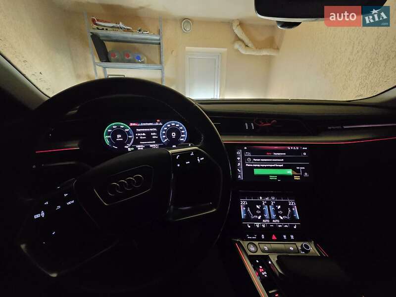 Позашляховик / Кросовер Audi e-tron 2020 в Ужгороді