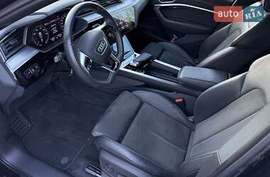 Внедорожник / Кроссовер Audi e-tron 2019 в 