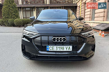Внедорожник / Кроссовер Audi e-tron 2022 в 