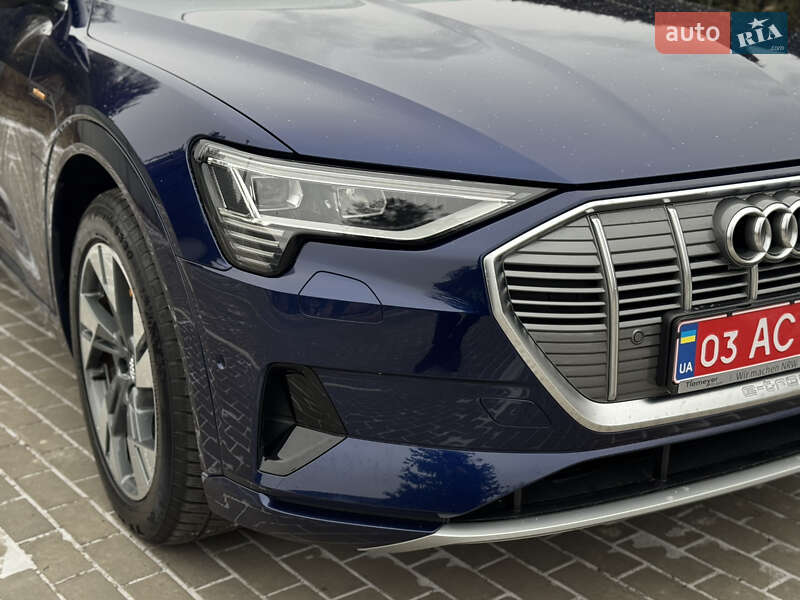 Внедорожник / Кроссовер Audi e-tron 2020 в 