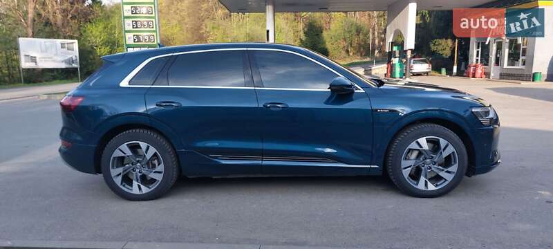 Внедорожник / Кроссовер Audi e-tron 2019 в Тячеве