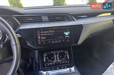 Внедорожник / Кроссовер Audi e-tron 2021 в 