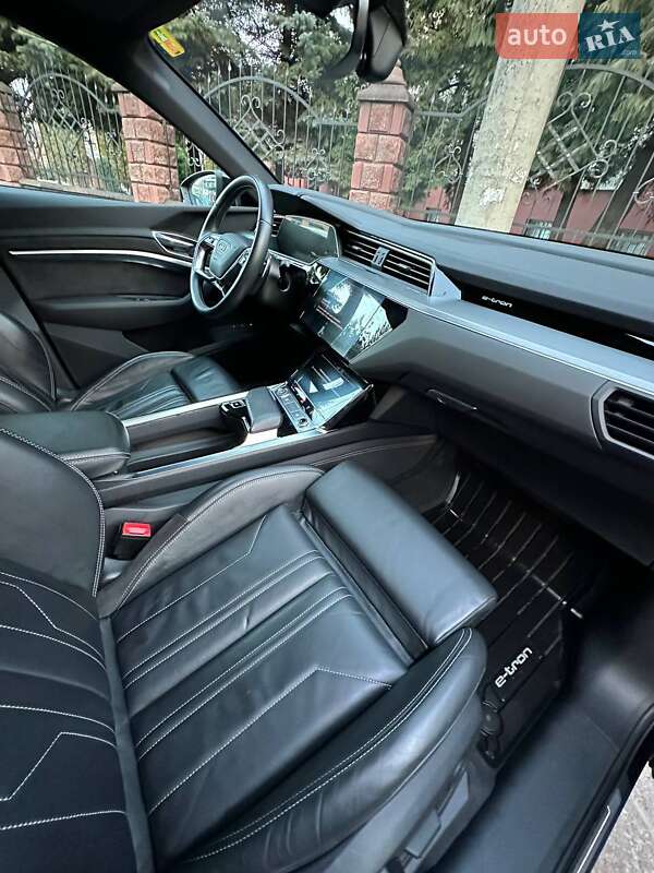 Позашляховик / Кросовер Audi e-tron 2020 в Києві