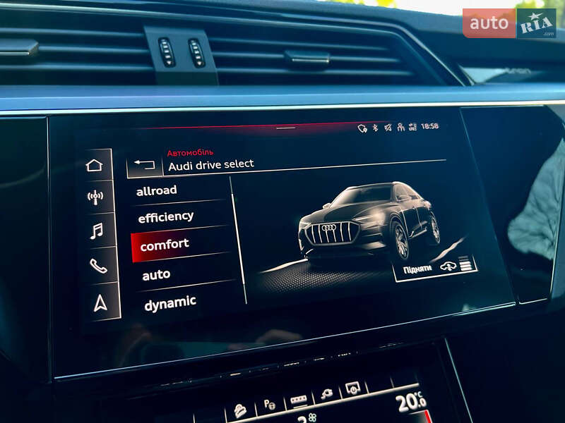 Позашляховик / Кросовер Audi e-tron 2022 в Дніпрі