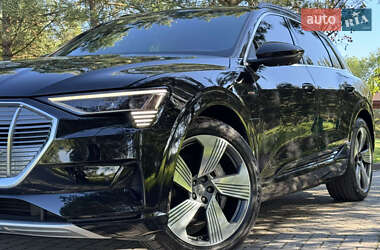 Внедорожник / Кроссовер Audi e-tron 2019 в 