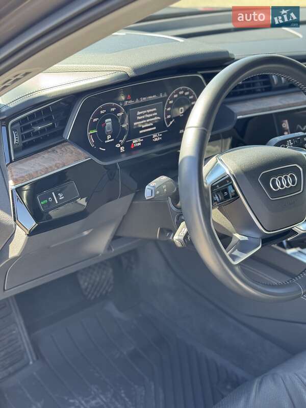 Внедорожник / Кроссовер Audi e-tron 2019 в Львове
