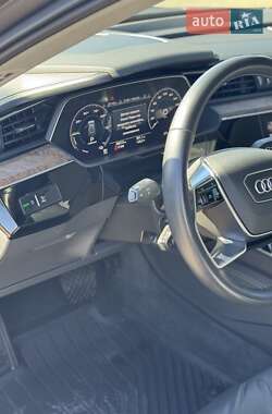 Внедорожник / Кроссовер Audi e-tron 2019 в 