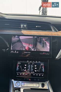Внедорожник / Кроссовер Audi e-tron 2019 в 