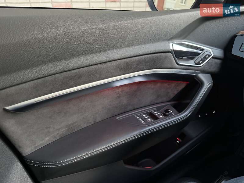 Внедорожник / Кроссовер Audi e-tron 2019 в Львове