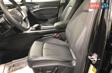 Внедорожник / Кроссовер Audi e-tron 2019 в 