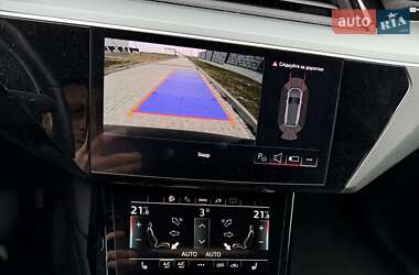 Внедорожник / Кроссовер Audi e-tron 2022 в 