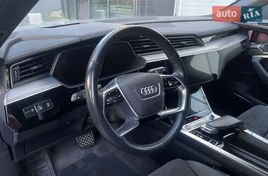 Внедорожник / Кроссовер Audi e-tron 2020 в 