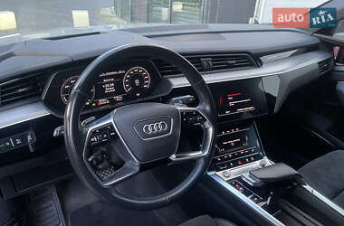Внедорожник / Кроссовер Audi e-tron 2020 в 