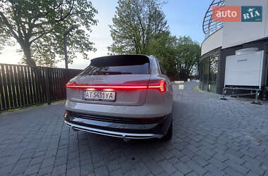 Внедорожник / Кроссовер Audi e-tron 2020 в 