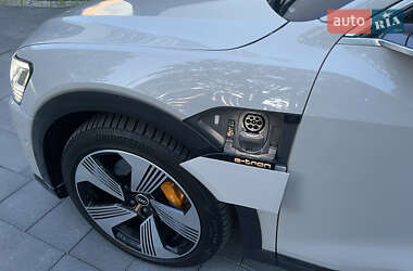 Внедорожник / Кроссовер Audi e-tron 2020 в 