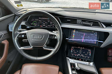 Внедорожник / Кроссовер Audi e-tron 2020 в 
