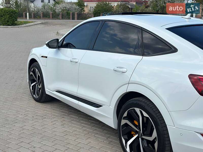 Внедорожник / Кроссовер Audi e-tron 2021 в Бучаче