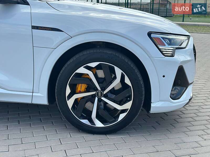 Внедорожник / Кроссовер Audi e-tron 2021 в Бучаче