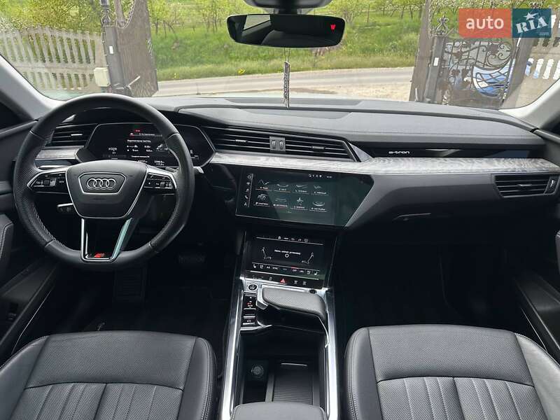 Внедорожник / Кроссовер Audi e-tron 2021 в Бучаче