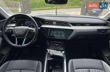 Внедорожник / Кроссовер Audi e-tron 2021 в 