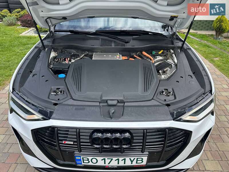Внедорожник / Кроссовер Audi e-tron 2021 в Бучаче