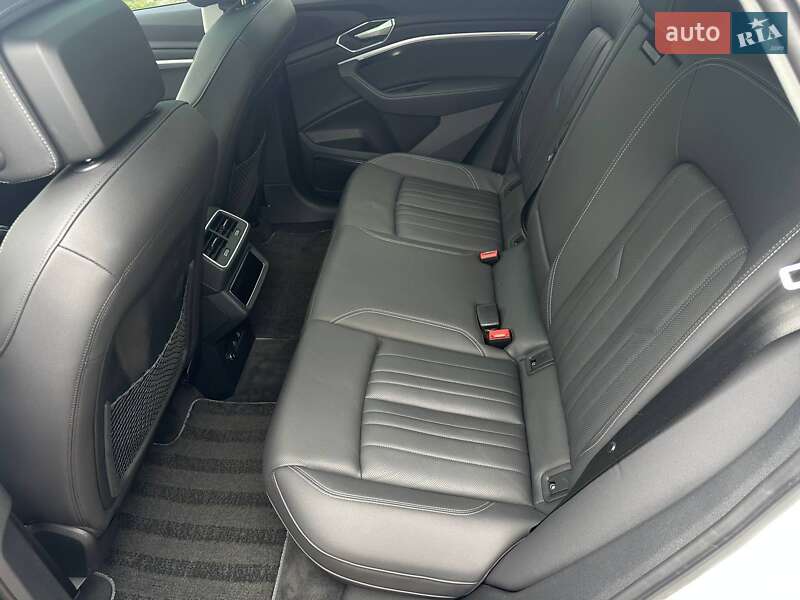 Внедорожник / Кроссовер Audi e-tron 2021 в Бучаче