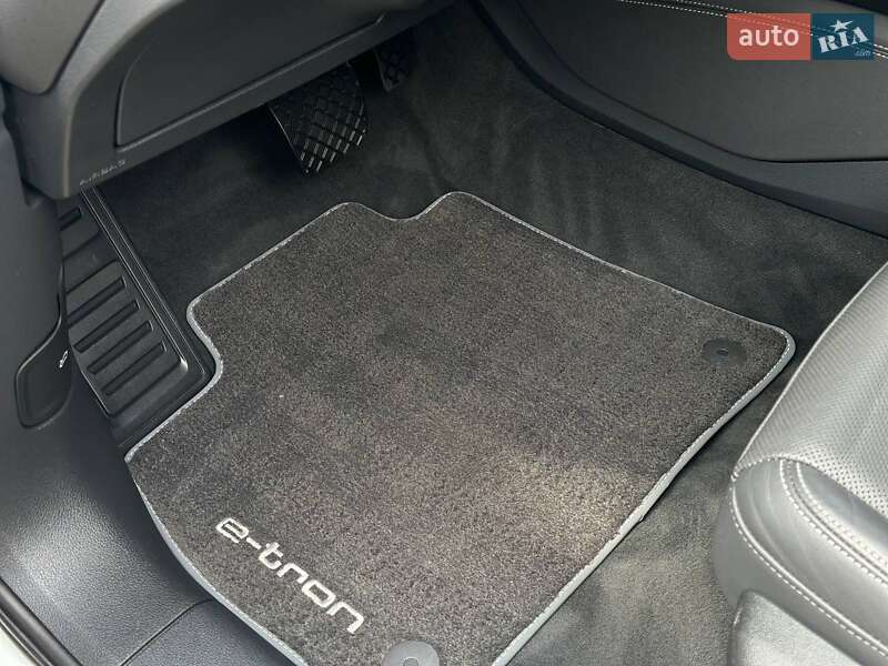 Внедорожник / Кроссовер Audi e-tron 2021 в Бучаче